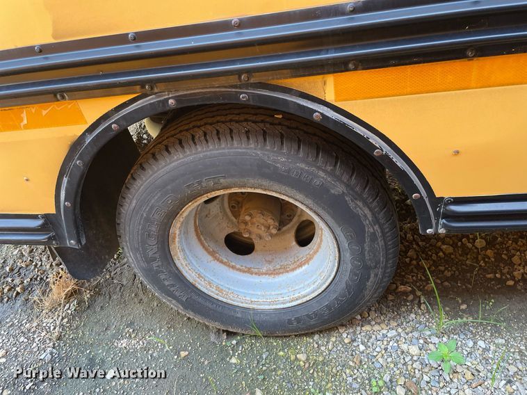 image for item ME9879 1999 Chevrolet Express 3500  school bus