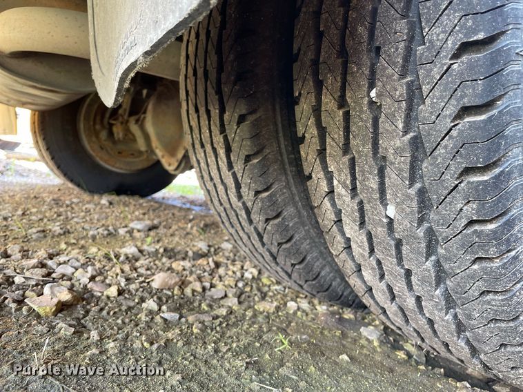 image for item ME9879 1999 Chevrolet Express 3500  school bus