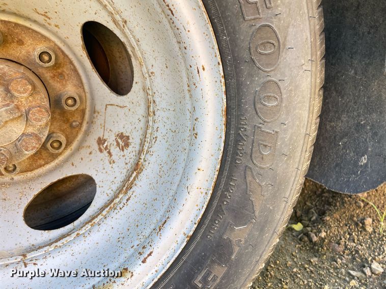 image for item ME9879 1999 Chevrolet Express 3500  school bus