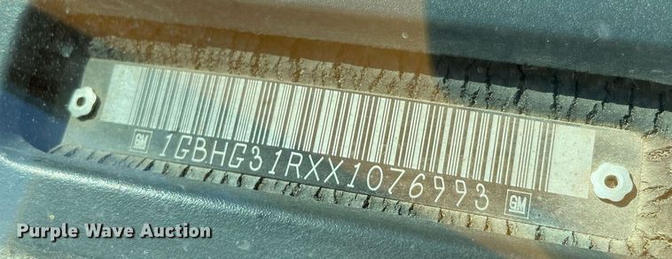 image for item ME9879 1999 Chevrolet Express 3500  school bus