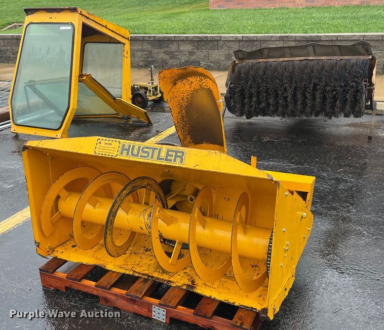 image for item ME9928 Mower attachments