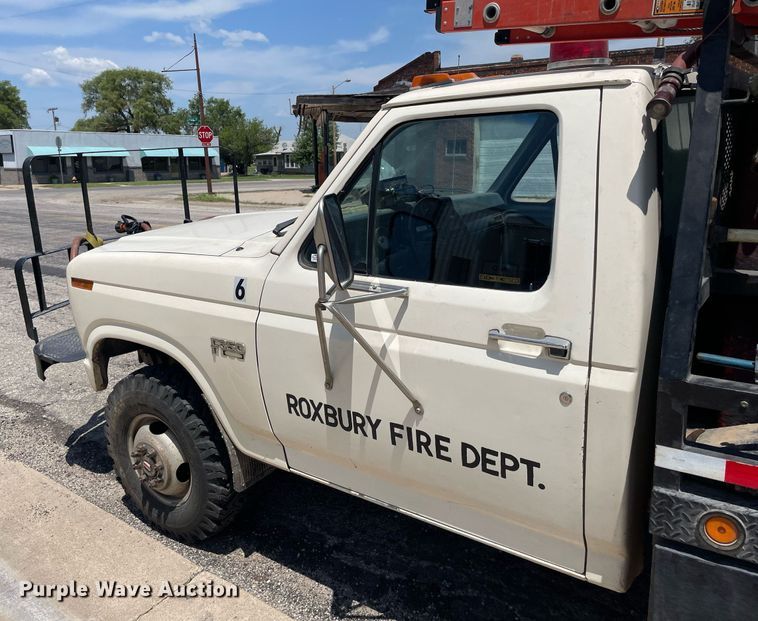 image for item ME9935 1986 Ford F350  brush fire truck