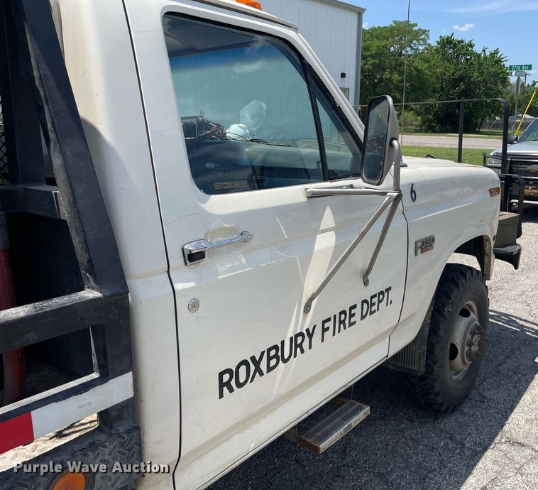 image for item ME9935 1986 Ford F350  brush fire truck