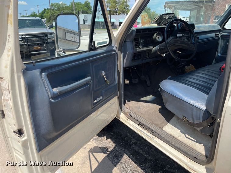 image for item ME9935 1986 Ford F350  brush fire truck