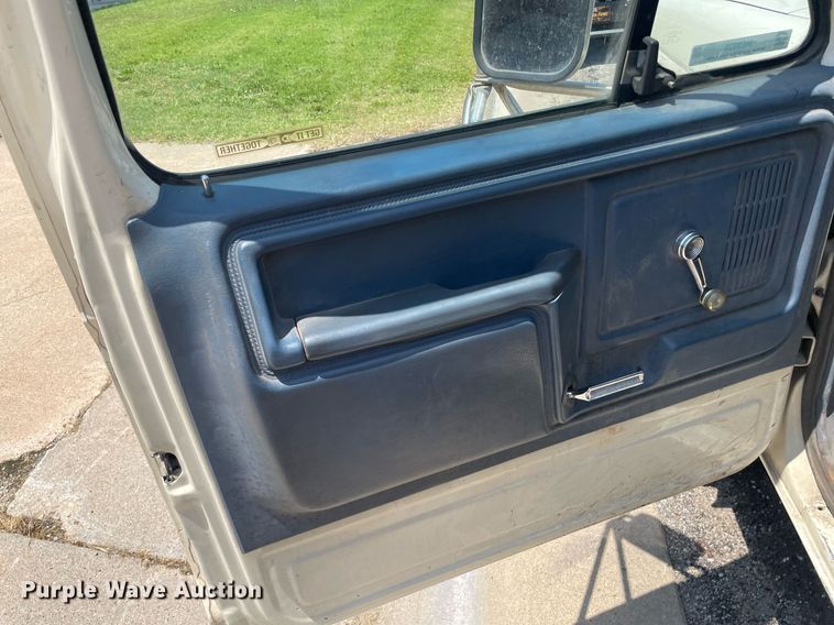 image for item ME9935 1986 Ford F350  brush fire truck