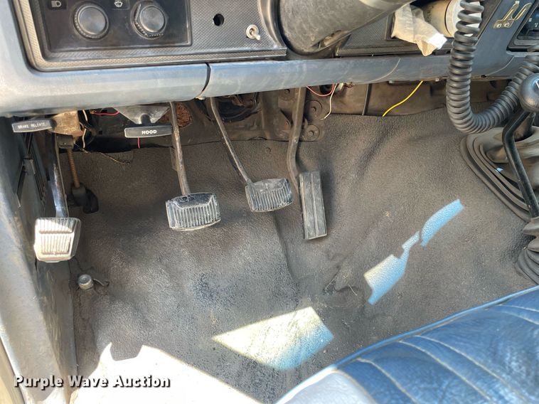 image for item ME9935 1986 Ford F350  brush fire truck