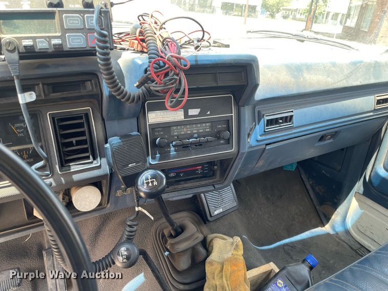 image for item ME9935 1986 Ford F350  brush fire truck