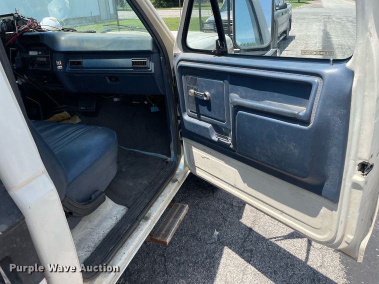 image for item ME9935 1986 Ford F350  brush fire truck