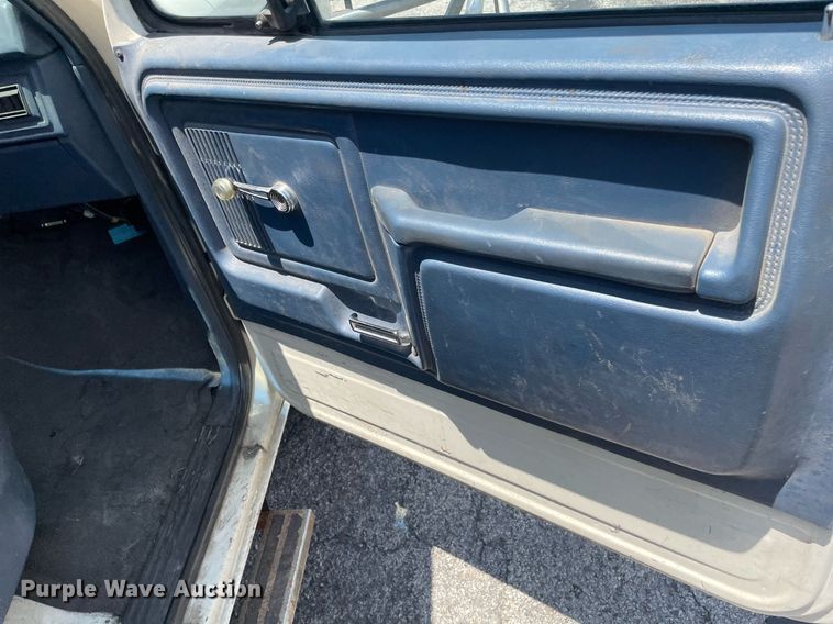 image for item ME9935 1986 Ford F350  brush fire truck