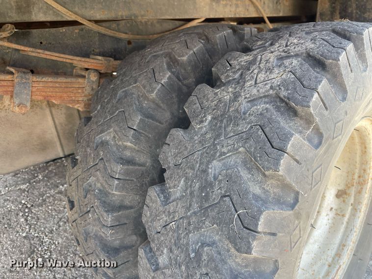 image for item ME9935 1986 Ford F350  brush fire truck