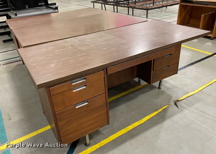 image for item ME9946 (13) desks