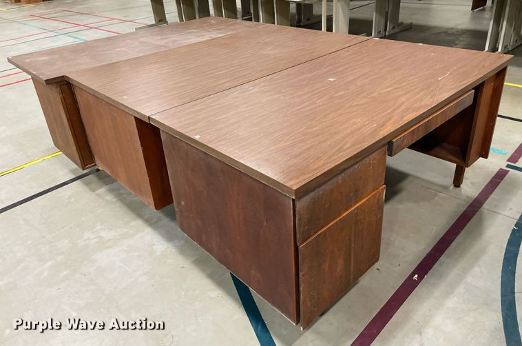 image for item ME9946 (13) desks