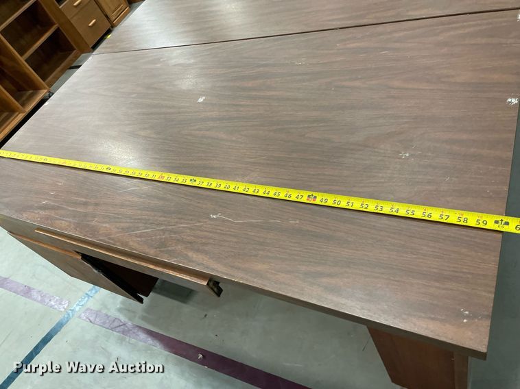 image for item ME9946 (13) desks