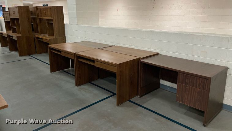 image for item ME9946 (13) desks