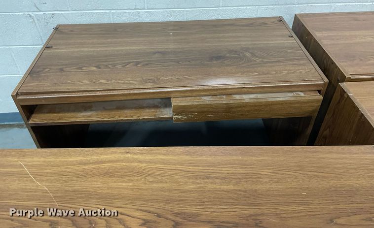 image for item ME9946 (13) desks