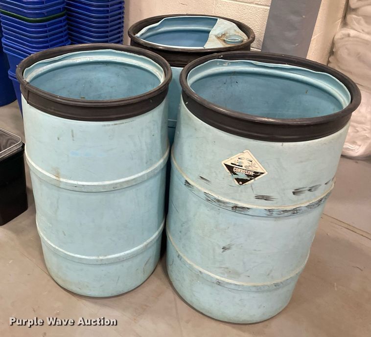 image for item ME9950 Approximately 100 trash cans