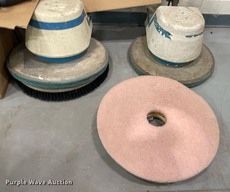 image for item ME9951 Cleaning equipment