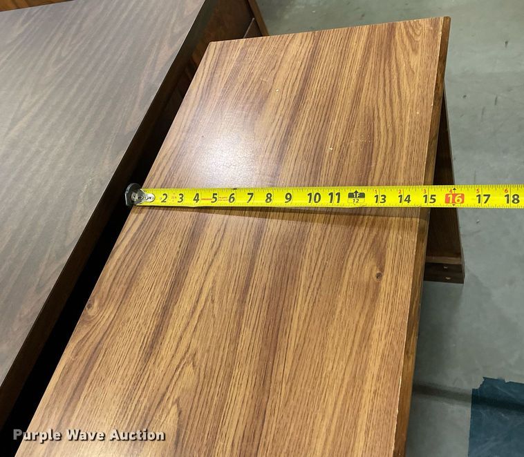 image for item ME9953 (8) desks