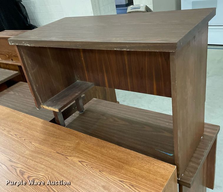 image for item ME9953 (8) desks