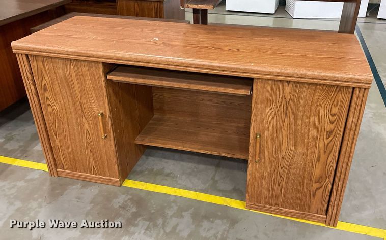 image for item ME9953 (8) desks