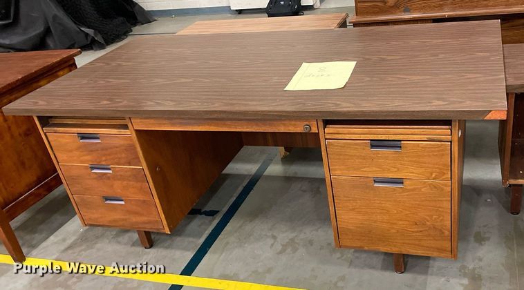 image for item ME9953 (8) desks