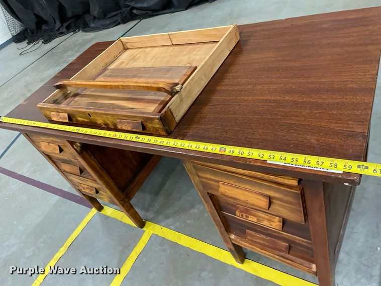 image for item ME9953 (8) desks