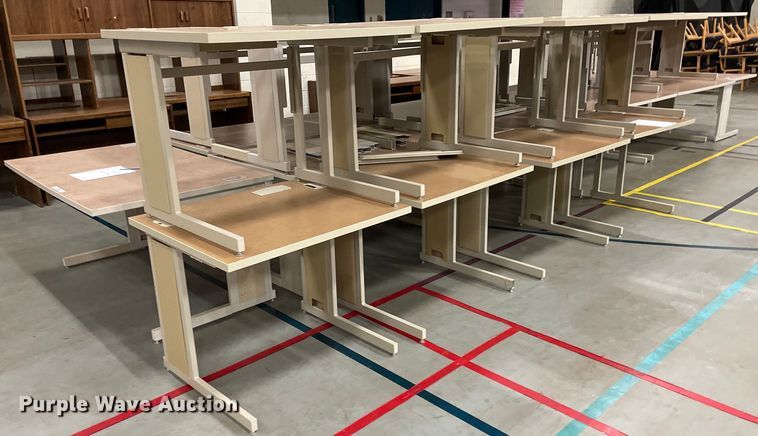 image for item ME9954 (32) desks