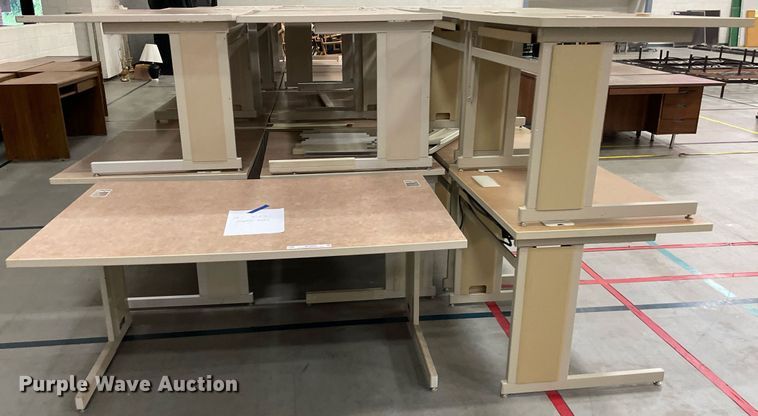 image for item ME9954 (32) desks