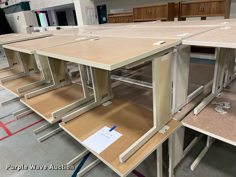 image for item ME9954 (32) desks