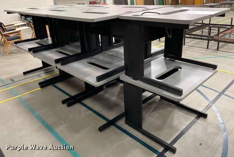 image for item ME9955 (14) 30" x 36" desks