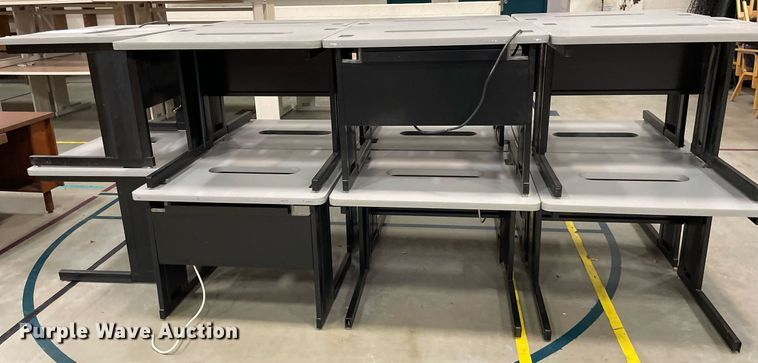 image for item ME9955 (14) 30" x 36" desks