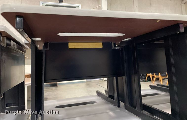 image for item ME9955 (14) 30" x 36" desks