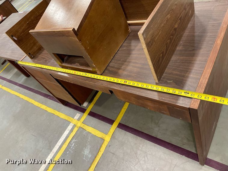 image for item ME9964 (7) desks