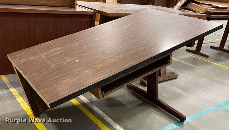 image for item ME9964 (7) desks