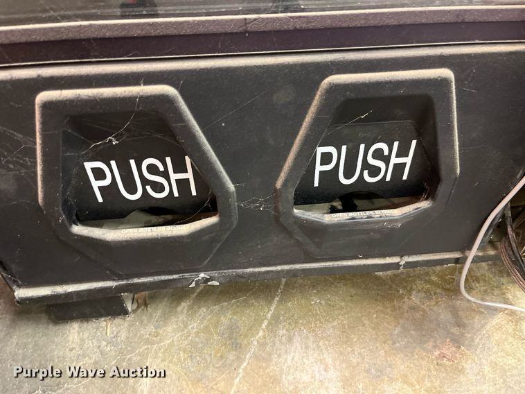 image for item MG9293 Dixie-Narco  vending machine