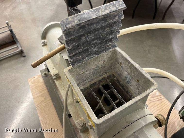 image for item MG9294 Clay press