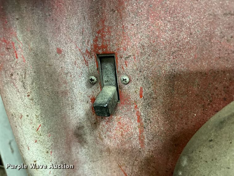 image for item MG9295 (3) Lincoln welders