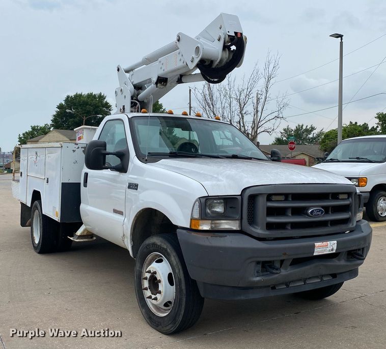 image for item MG9936 2004 Ford F550  bucket truck