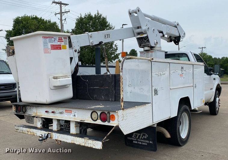 image for item MG9936 2004 Ford F550  bucket truck