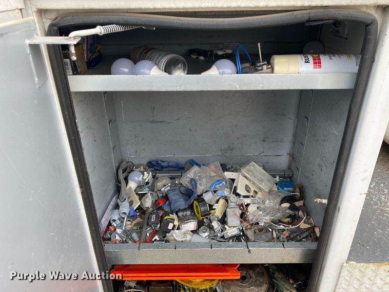 image for item MG9936 2004 Ford F550  bucket truck