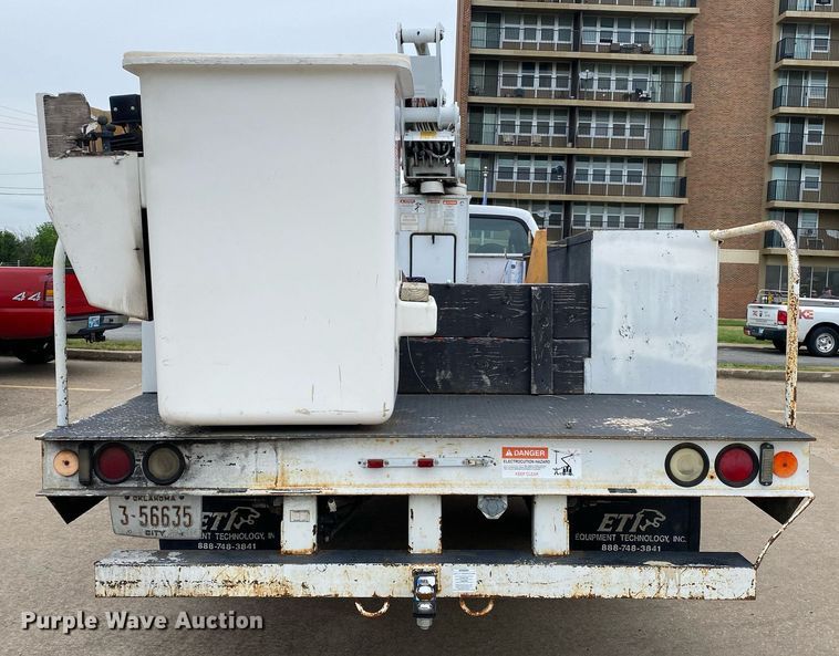 image for item MG9936 2004 Ford F550  bucket truck