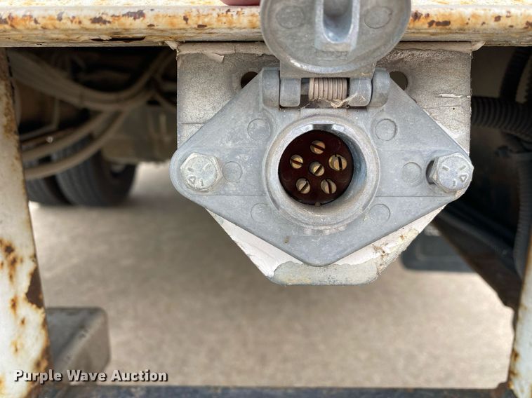 image for item MG9936 2004 Ford F550  bucket truck