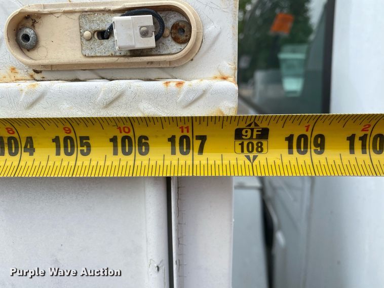 image for item MG9936 2004 Ford F550  bucket truck