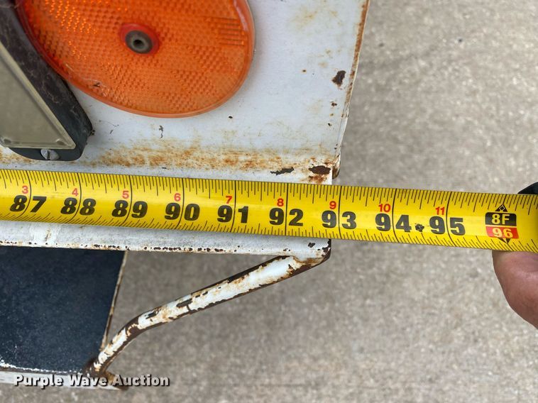 image for item MG9936 2004 Ford F550  bucket truck