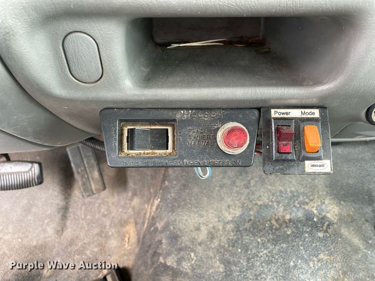 image for item MG9936 2004 Ford F550  bucket truck