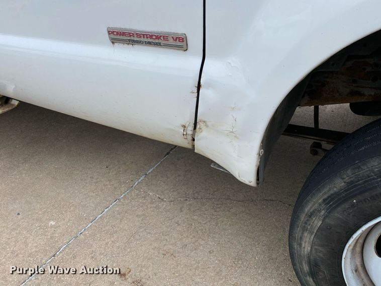 image for item MG9936 2004 Ford F550  bucket truck