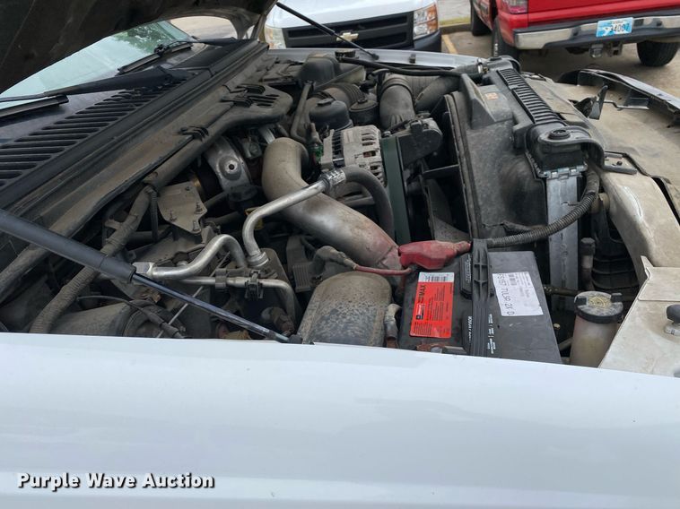 image for item MG9936 2004 Ford F550  bucket truck