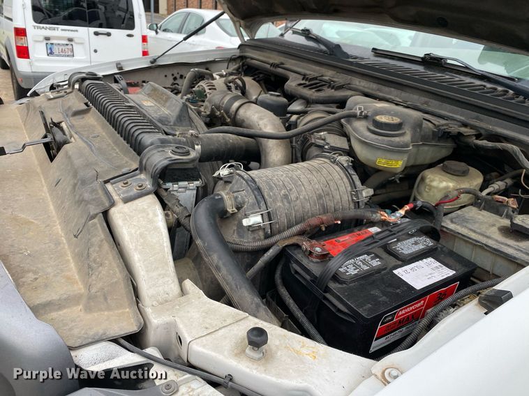 image for item MG9936 2004 Ford F550  bucket truck