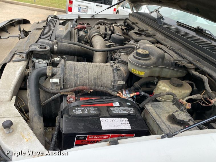 image for item MG9936 2004 Ford F550  bucket truck