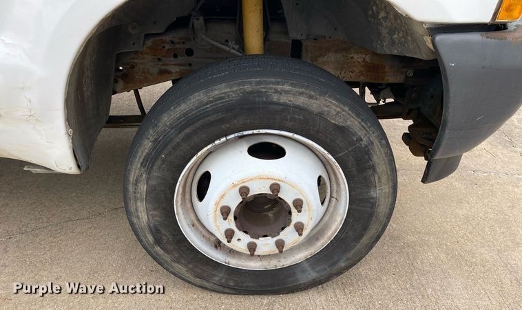 image for item MG9936 2004 Ford F550  bucket truck